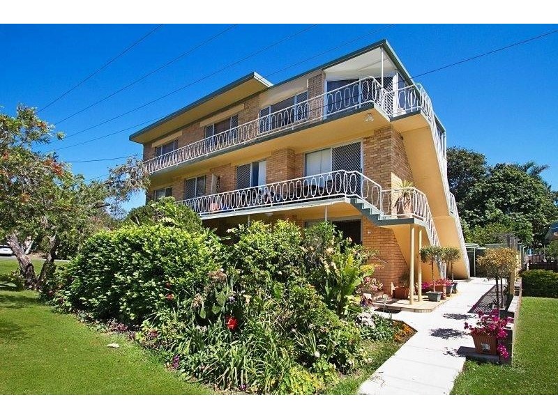 2/63 Stapylton Street, Coolangatta QLD 4225