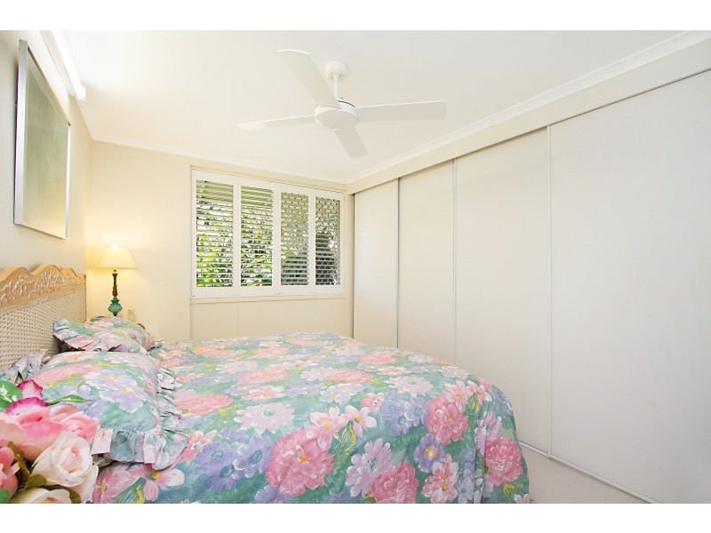 2/63 Stapylton Street, Coolangatta QLD 4225