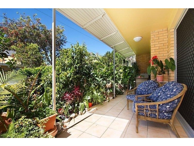 2/63 Stapylton Street, Coolangatta QLD 4225