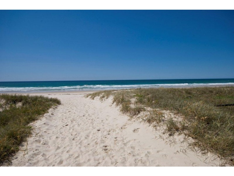 2/242 Pacific Parade, Bilinga QLD 4225