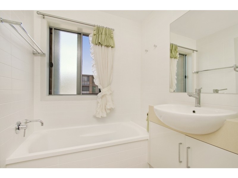 11/3 Carmichael Close, Coolangatta QLD 4225