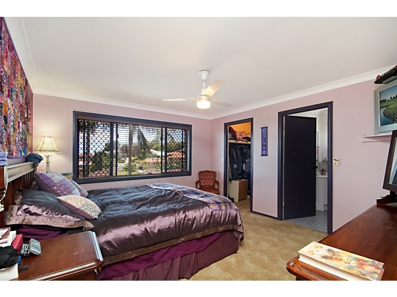 16 Fraser Drive, Banora Point NSW 2486