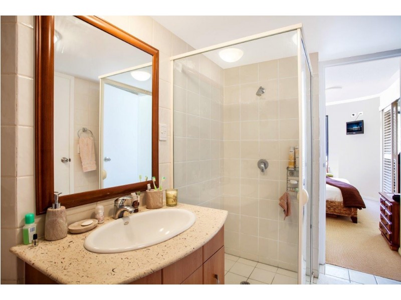 105/88 Marine Pde, Coolangatta QLD 4225