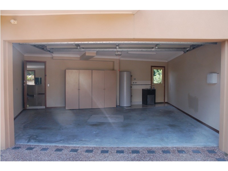 8B Gala Grove, Kirra QLD 4225