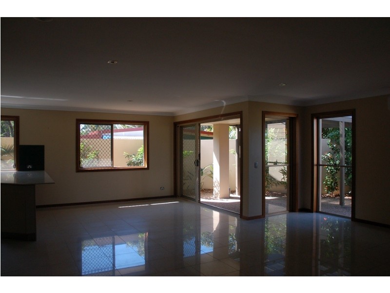 8B Gala Grove, Kirra QLD 4225