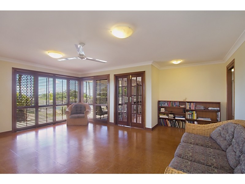 13 Jarrah Place, Banora Point NSW 2486