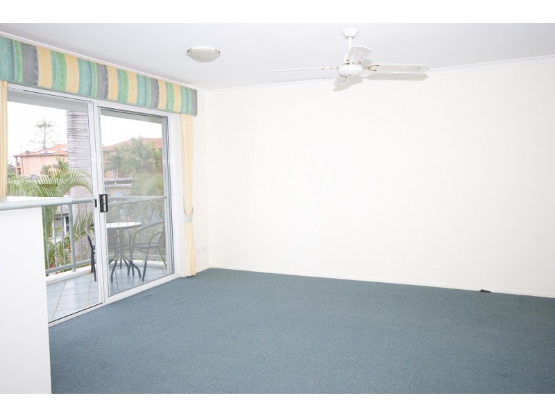 4/51 Eden Avenue, Rainbow Bay QLD 4225