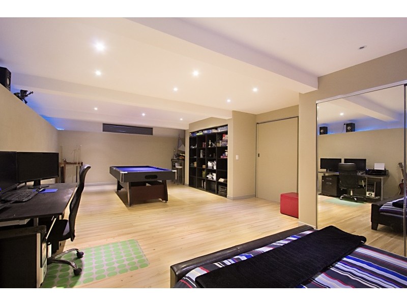 98 Dutton Street, Coolangatta QLD 4225