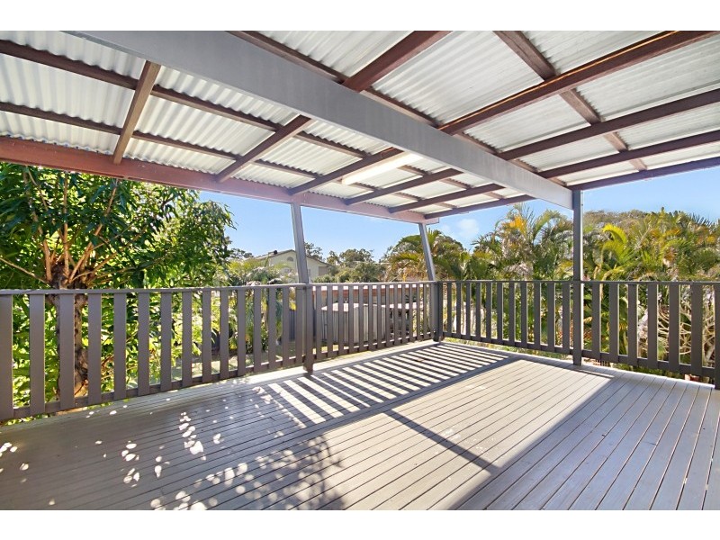 5 Lakes Drive, Tweed Heads West NSW 2485