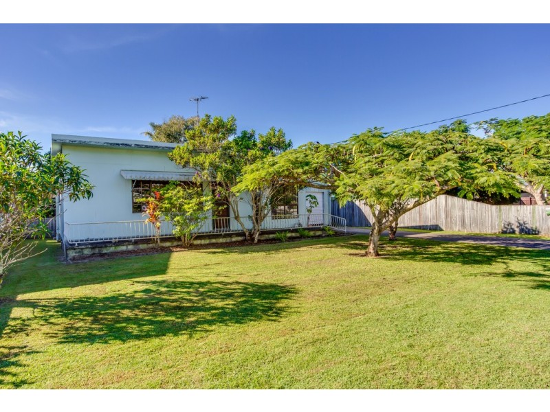 24 Sunshine Ave, Tweed Heads South NSW 2486