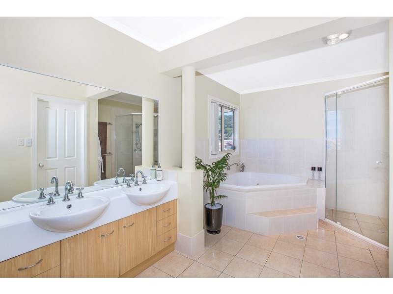 18 Bosun Boulevard, Banora Point NSW 2486