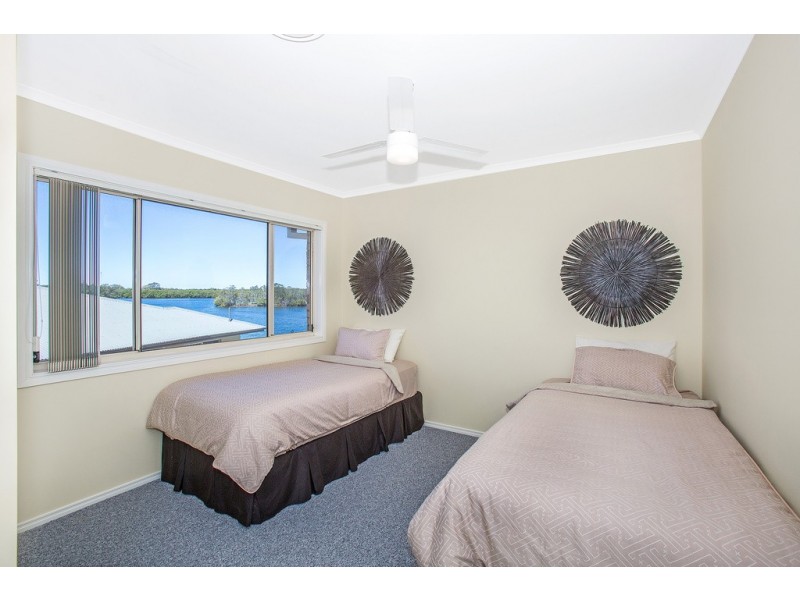 18 Bosun Boulevard, Banora Point NSW 2486