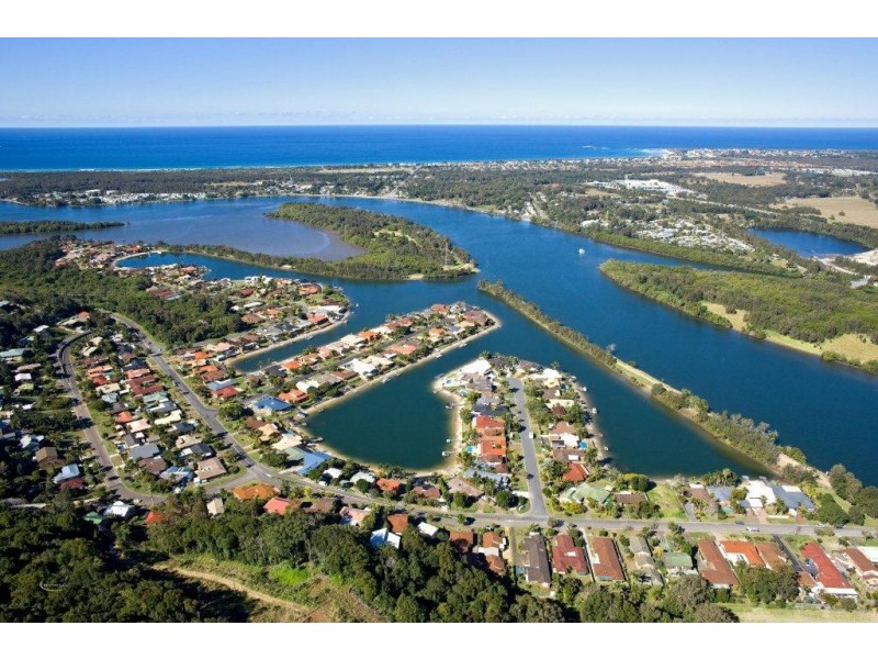 18 Bosun Boulevard, Banora Point NSW 2486
