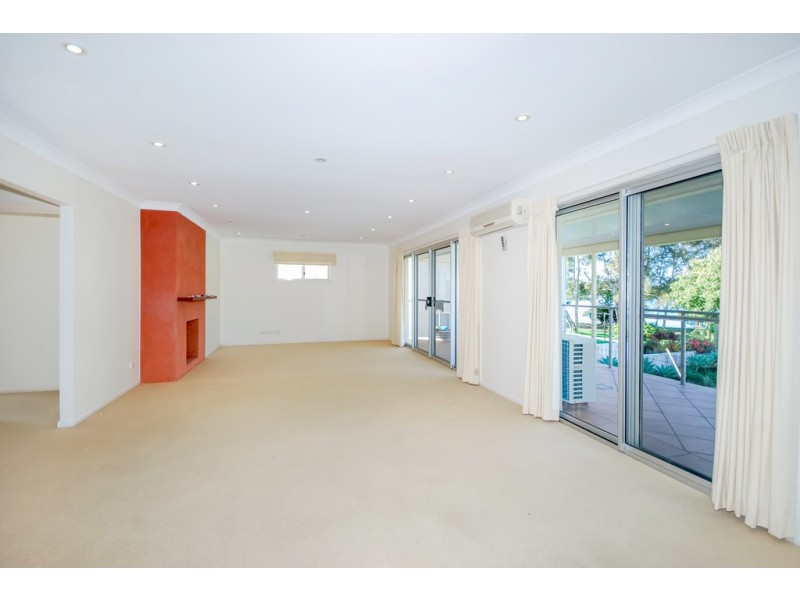 21 Sunset Boulevard, Tweed Heads West NSW 2485