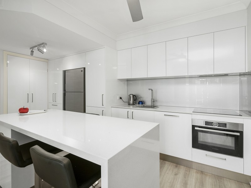 321-323/99 Griffith Street, Coolangatta QLD 4225