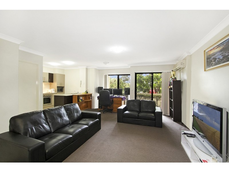 2/111 Golden Four Drive, Bilinga QLD 4225