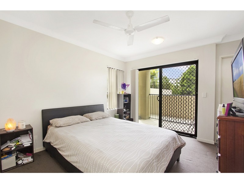 2/111 Golden Four Drive, Bilinga QLD 4225