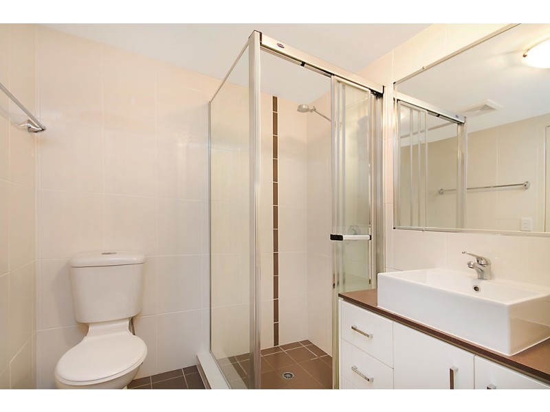 2/111 Golden Four Drive, Bilinga QLD 4225