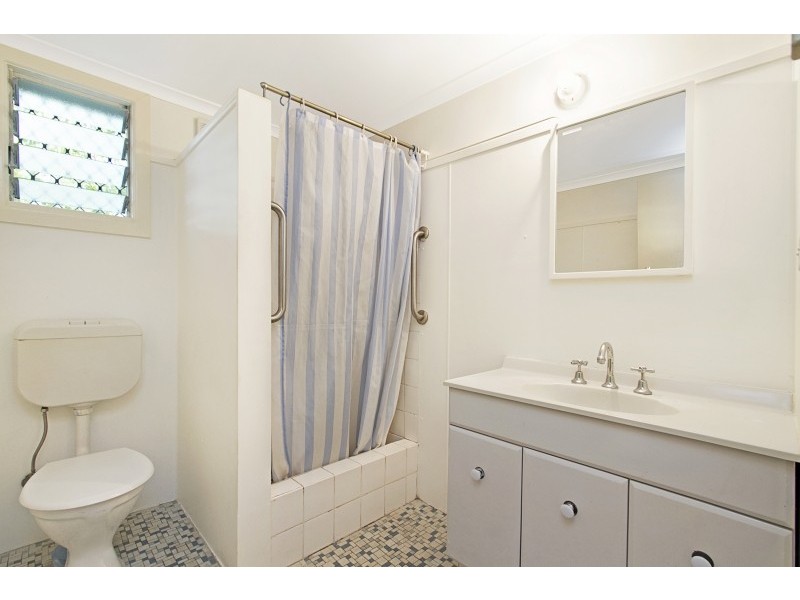 2/11 Haig Street, Coolangatta QLD 4225