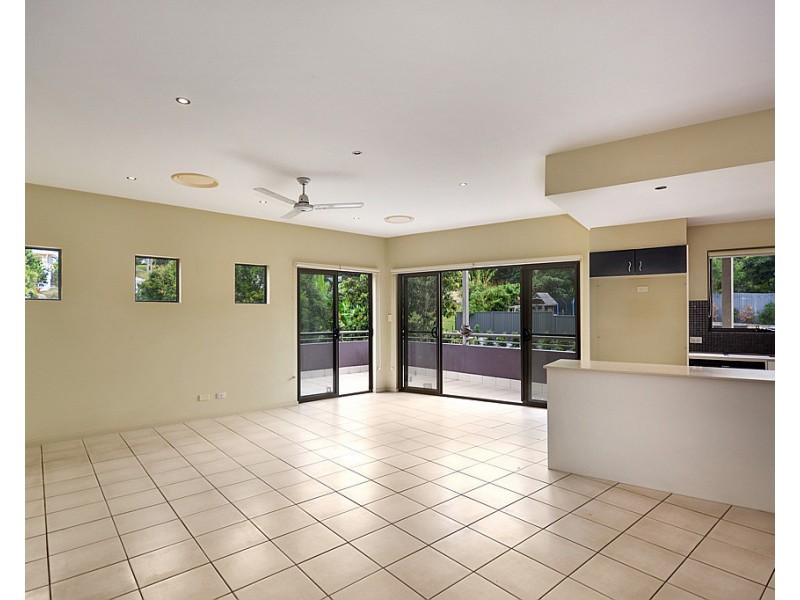 8/77 McLean Street, Coolangatta QLD 4225