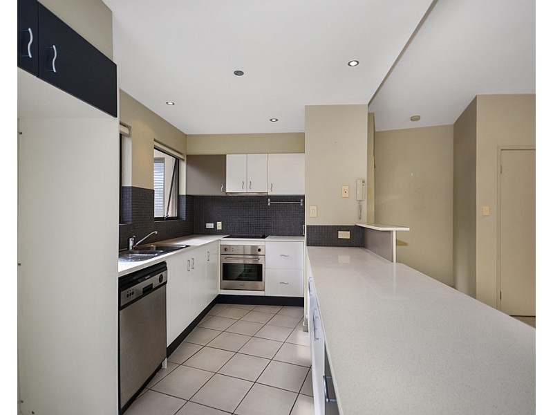 8/77 McLean Street, Coolangatta QLD 4225