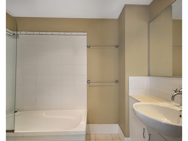 8/77 McLean Street, Coolangatta QLD 4225