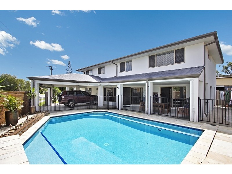 18 Simpson Street, Coolangatta QLD 4225