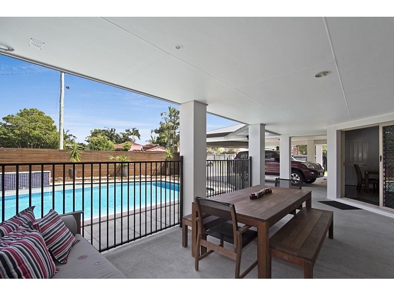 18 Simpson Street, Coolangatta QLD 4225