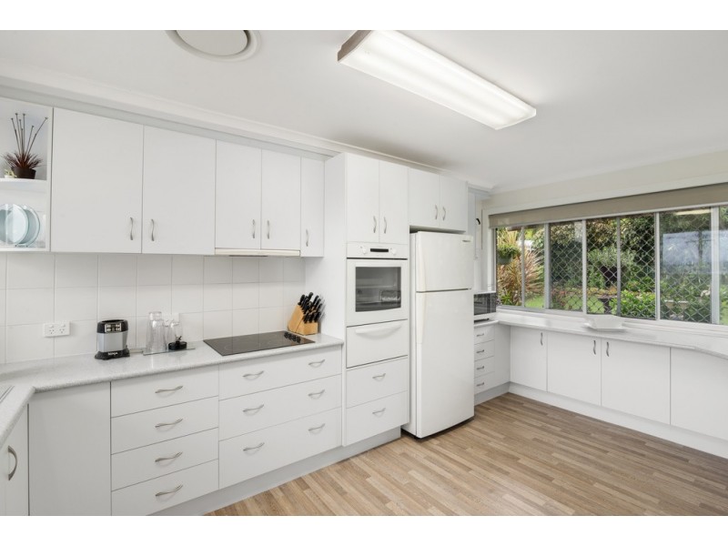 8 Anthony Avenue, Banora Point NSW 2486