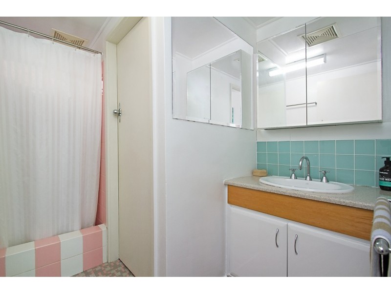 9/30 Powell Crescent, Coolangatta QLD 4225