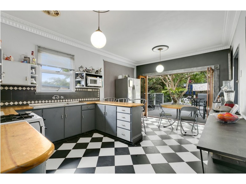 26 Stapylton Street, Coolangatta QLD 4225