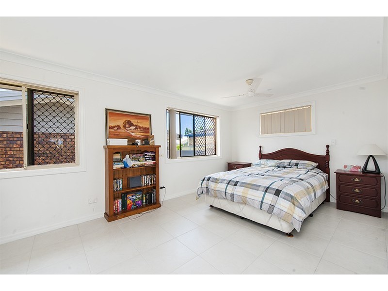16 Bosun Blvd, Banora Point NSW 2486