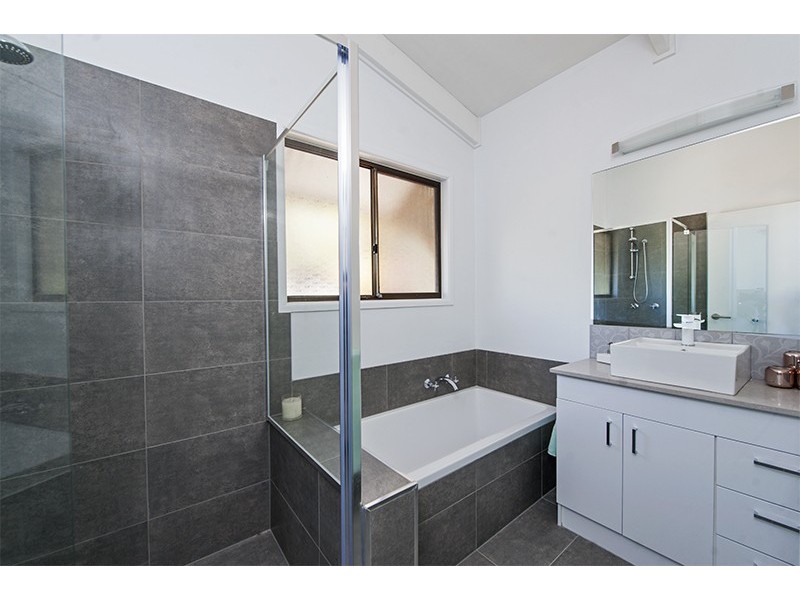 28 Broadwater Esp, Bilambil Heights NSW 2486