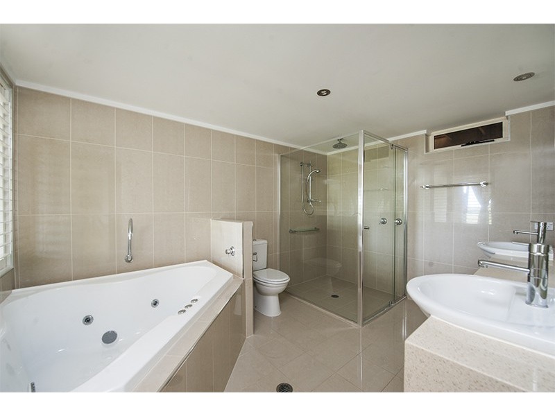 16/9 Fairway Dr, Banora Point NSW 2486