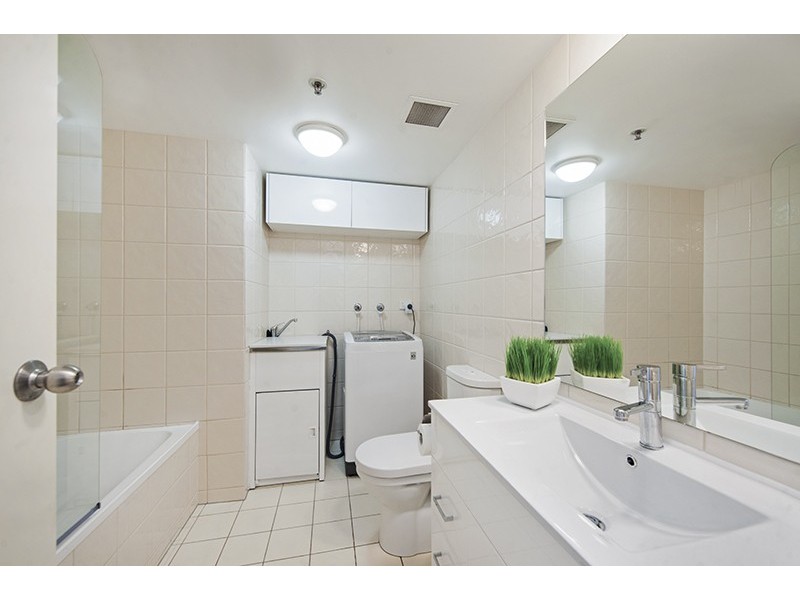 802/88 Marine Pde, Coolangatta QLD 4225