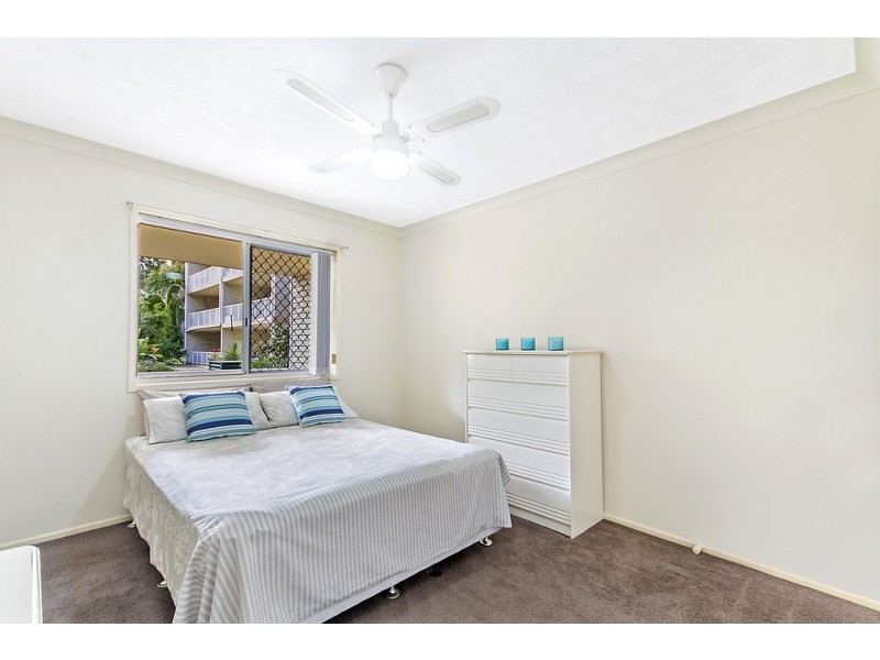 2/54 Dutton Street, Coolangatta QLD 4225