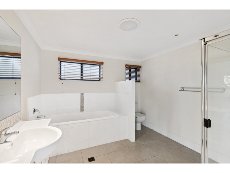 28 Pacific Drive, Banora Point NSW 2486