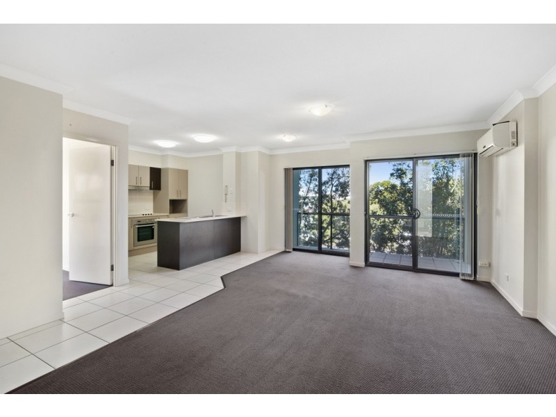 8/111 Golden Four Dr, Bilinga QLD 4225