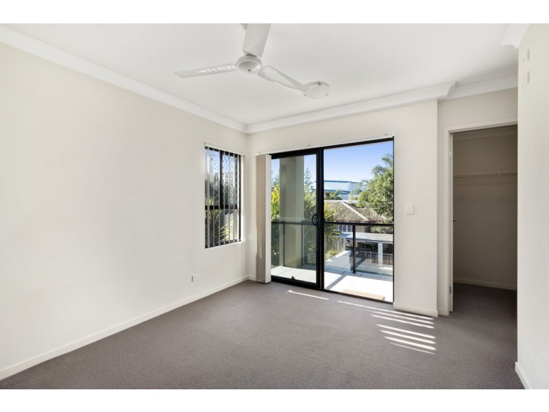 8/111 Golden Four Dr, Bilinga QLD 4225