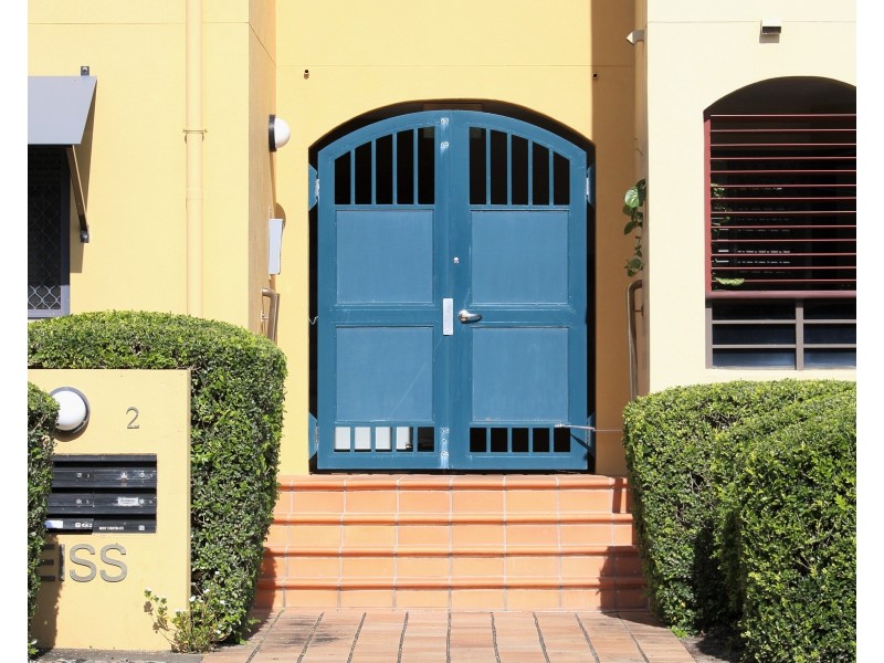 2/2 Gibson St, Bilinga QLD 4225