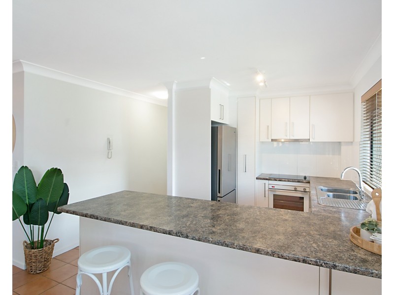 2/2 Gibson St, Bilinga QLD 4225