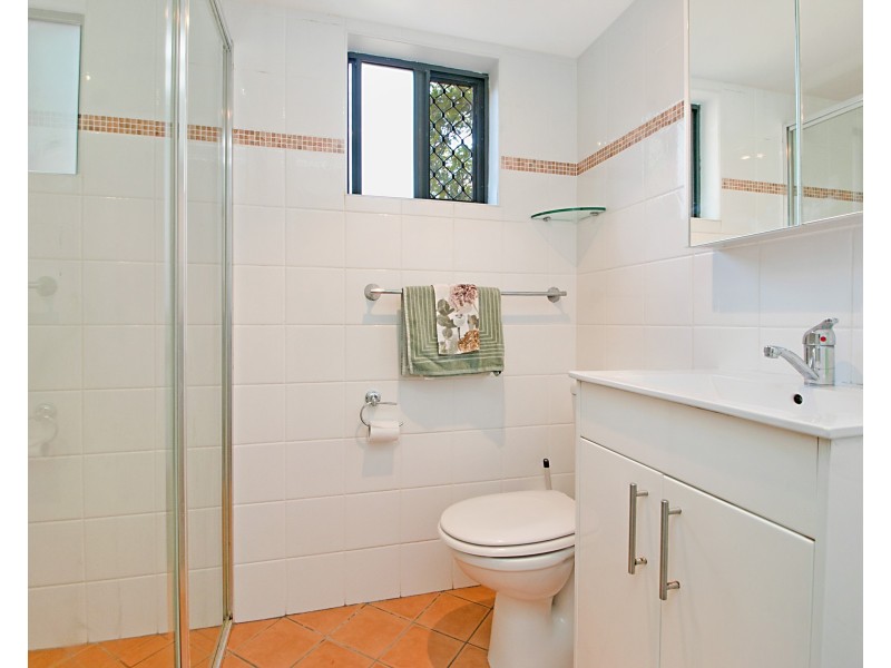 2/2 Gibson St, Bilinga QLD 4225