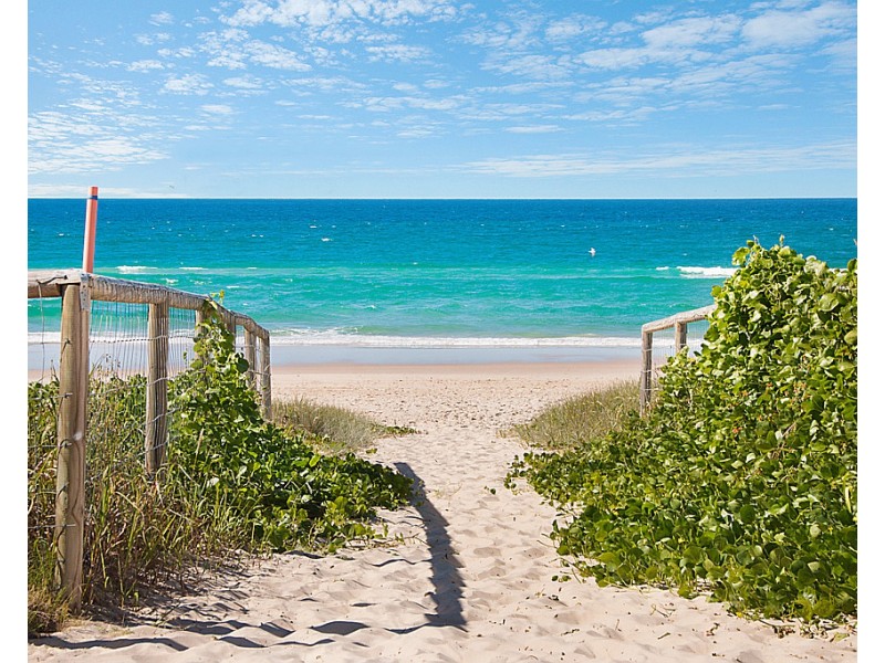 2/2 Gibson St, Bilinga QLD 4225