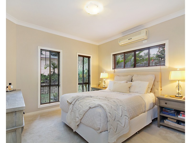 26 Buncrana Terrace, Banora Point NSW 2486