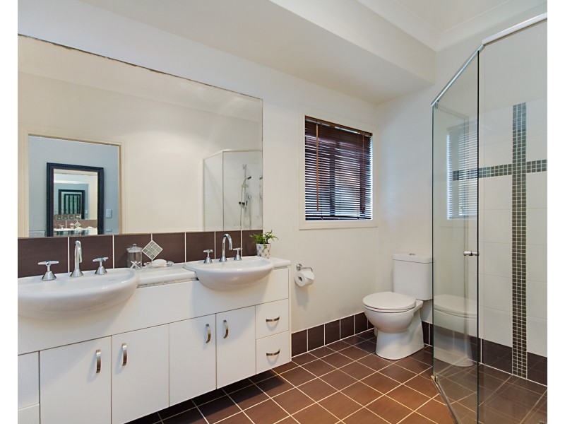 26 Buncrana Terrace, Banora Point NSW 2486