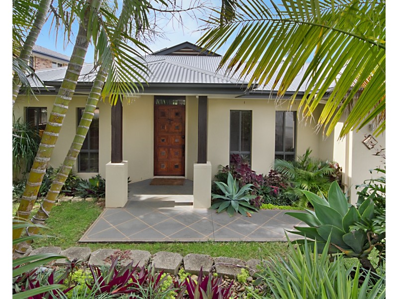 26 Buncrana Terrace, Banora Point NSW 2486