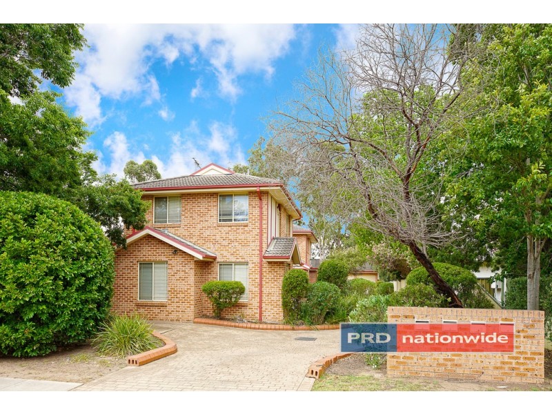 2/42 Bringelly Road, Kingswood NSW 2747