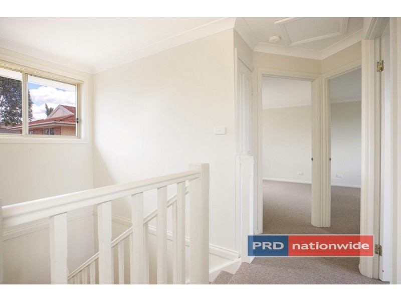 2/42 Bringelly Road, Kingswood NSW 2747