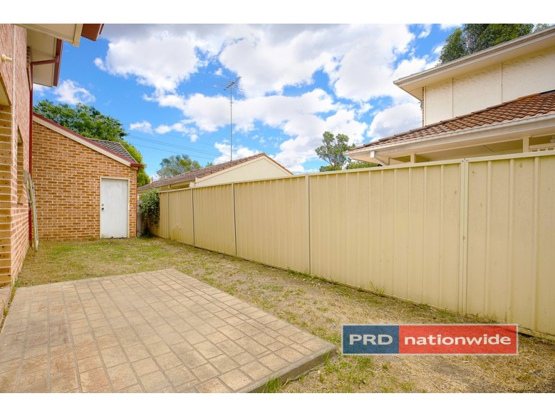 2/42 Bringelly Road, Kingswood NSW 2747