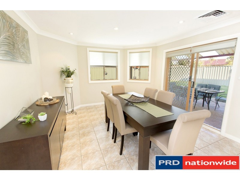 11 Giles Close, Glenmore Park NSW 2745